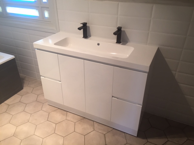 bathroom fit out at Narremburn