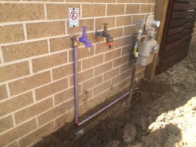 We installed a new recycled water garden hose tap at Kellyville. We used the compulsory Lilac lagged copper pipe, Lilac hose tap and "no drinking, recycled water" sign. Sent from my iPhone